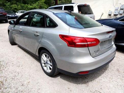 Used 2015 Ford Focus SE image 8
