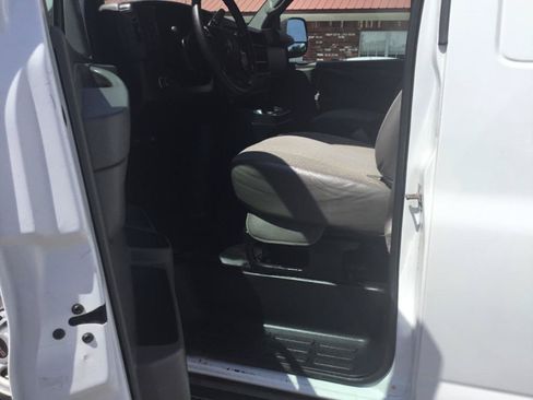 Used 2014 GMC Savana 2500 RWD image 23