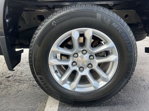 Used 2022 Chevrolet Silverado 1500 LT image 39