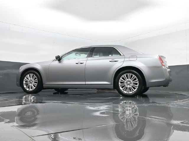 Used 2014 Chrysler 300 AWD image 21