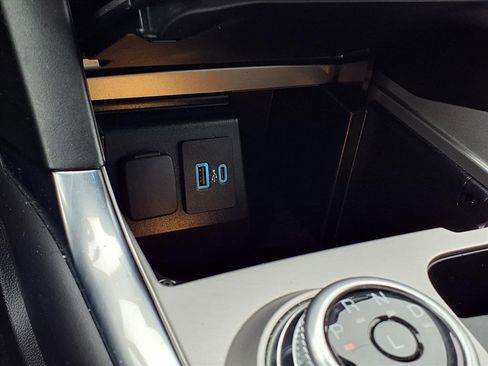 Used 2023 Ford Explorer XLT w/ Equipment Group 202A image 14