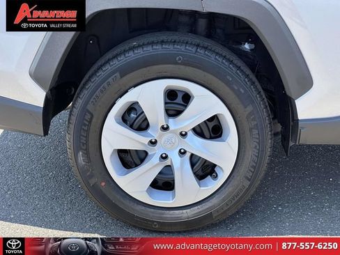 Used 2025 Toyota RAV4 LE AWD/4WD image 12