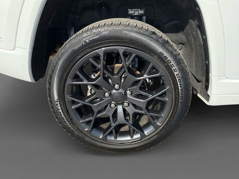 Used 2025 Jeep Grand Cherokee Summit image 10