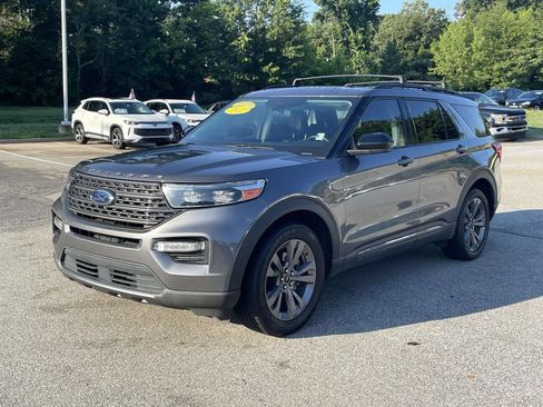 Used 2022 Ford Explorer XLT w/ Equipment Group 202A RWD image 3