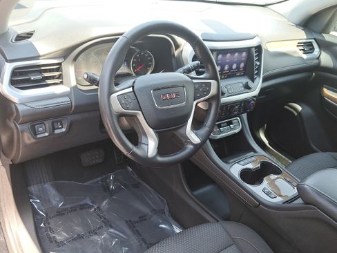 Used 2020 GMC Acadia SLE w/ Driver Convenience Package FWD image 16