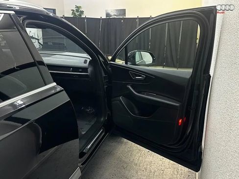 Used 2017 Audi Q7 3.0T Premium Plus w/ Premium Plus Package AWD/4WD image 19
