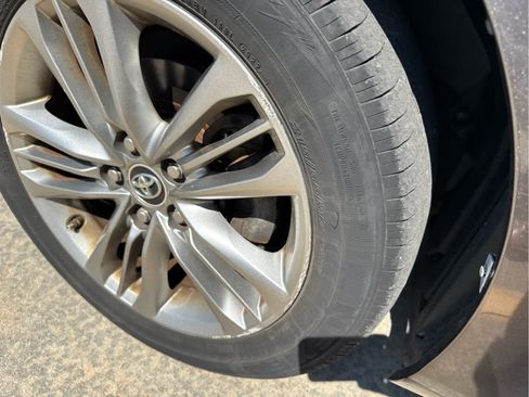 Used 2015 Toyota Camry SE FWD image 5