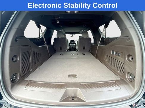 Used 2022 GMC Yukon XL SLT w/ SLT Premium Package image 37