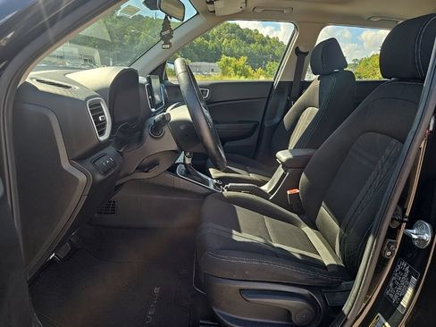 Used 2022 Hyundai Venue SEL FWD image 14