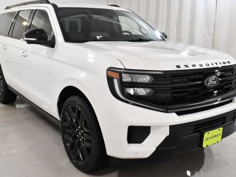 New 2026 Ford Expedition Max Platinum image 4