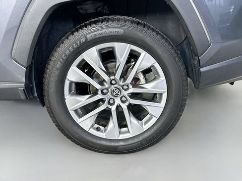 Used 2020 Toyota RAV4 XLE Premium AWD/4WD image 33