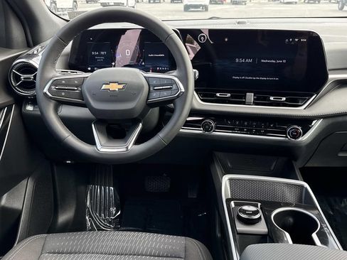 New 2026 Chevrolet Equinox LT AWD/4WD image 2