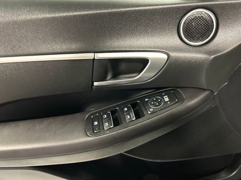 Used 2023 Hyundai Sonata SE image 12