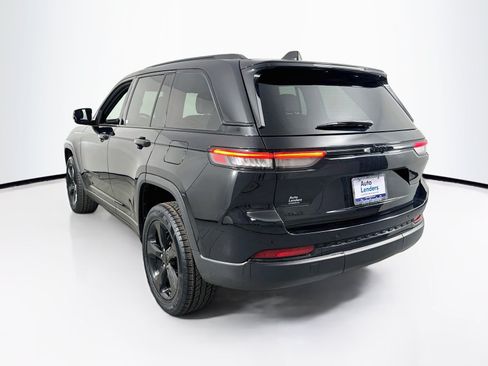Used 2023 Jeep Grand Cherokee Altitude AWD/4WD image 7