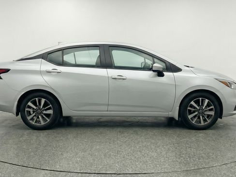 Used 2025 Nissan Versa SV image 11