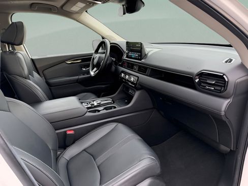 Certified 2024 Honda Pilot Touring image 29