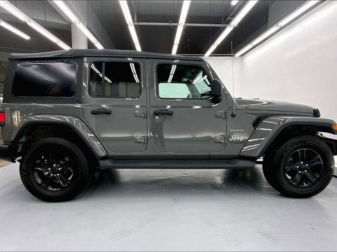 Used 2020 Jeep Wrangler Unlimited Sahara image 7