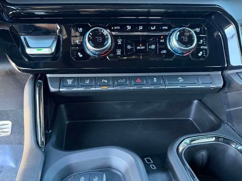 Used 2025 GMC Sierra 3500 AT4 w/ AT4 Premium Plus Package image 23