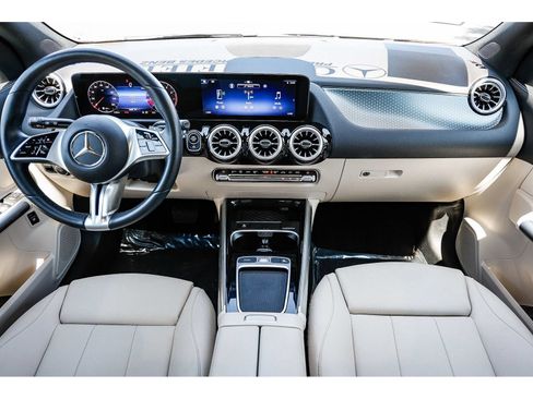 Used 2025 Mercedes-Benz GLA 250 image 10