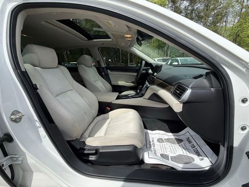 Used 2019 Honda Accord EX image 20