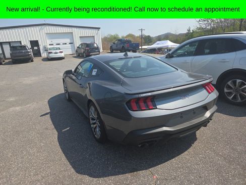 Used 2025 Ford Mustang GT Premium image 3