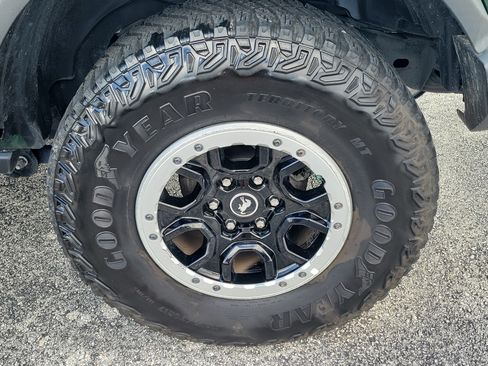 Used 2023 Ford Bronco Badlands AWD/4WD image 8