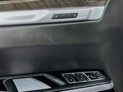 Used 2025 Cadillac Escalade ESV Sport Platinum AWD/4WD image 16