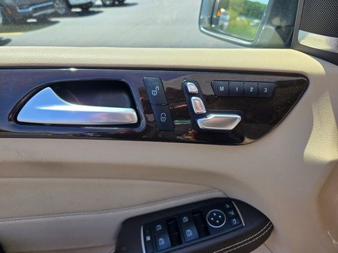 Used 2018 Mercedes-Benz GLE 350 4MATIC image 13