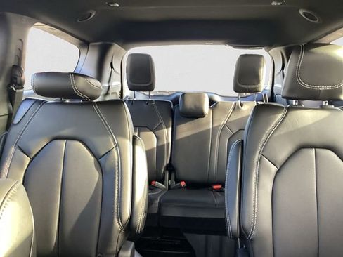 New 2026 Chrysler Pacifica Select image 14