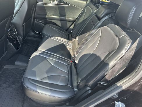 Used 2022 Lincoln Nautilus Reserve image 24