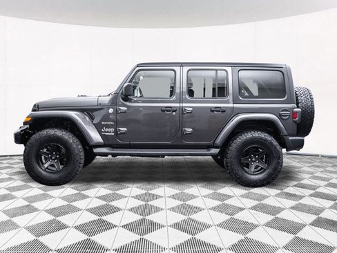 Used 2019 Jeep Wrangler Unlimited Sahara image 7