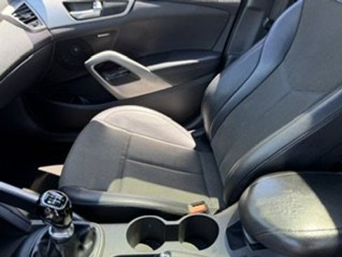 Used 2013 Hyundai Veloster w/ Style Pkg FWD image 13