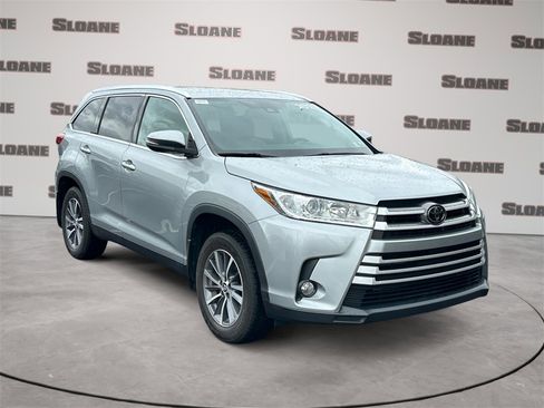 Used 2019 Toyota Highlander XLE image 4