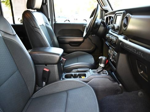 Used 2020 Jeep Wrangler Unlimited Freedom Edition image 30