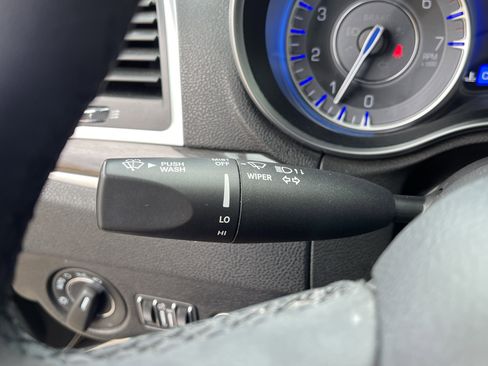 Used 2022 Chrysler 300 Touring image 20