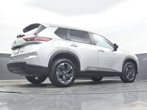 Certified 2024 Nissan Rogue SV AWD/4WD image 28