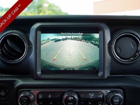Used 2021 Jeep Wrangler Unlimited Sahara AWD/4WD image 10