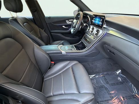Used 2022 Mercedes-Benz GLC 300 4MATIC image 22