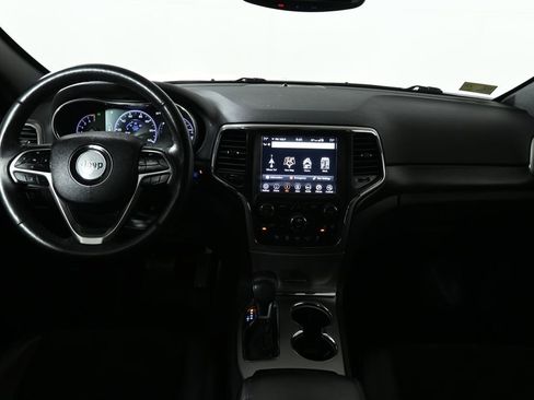 Used 2018 Jeep Grand Cherokee Altitude image 15