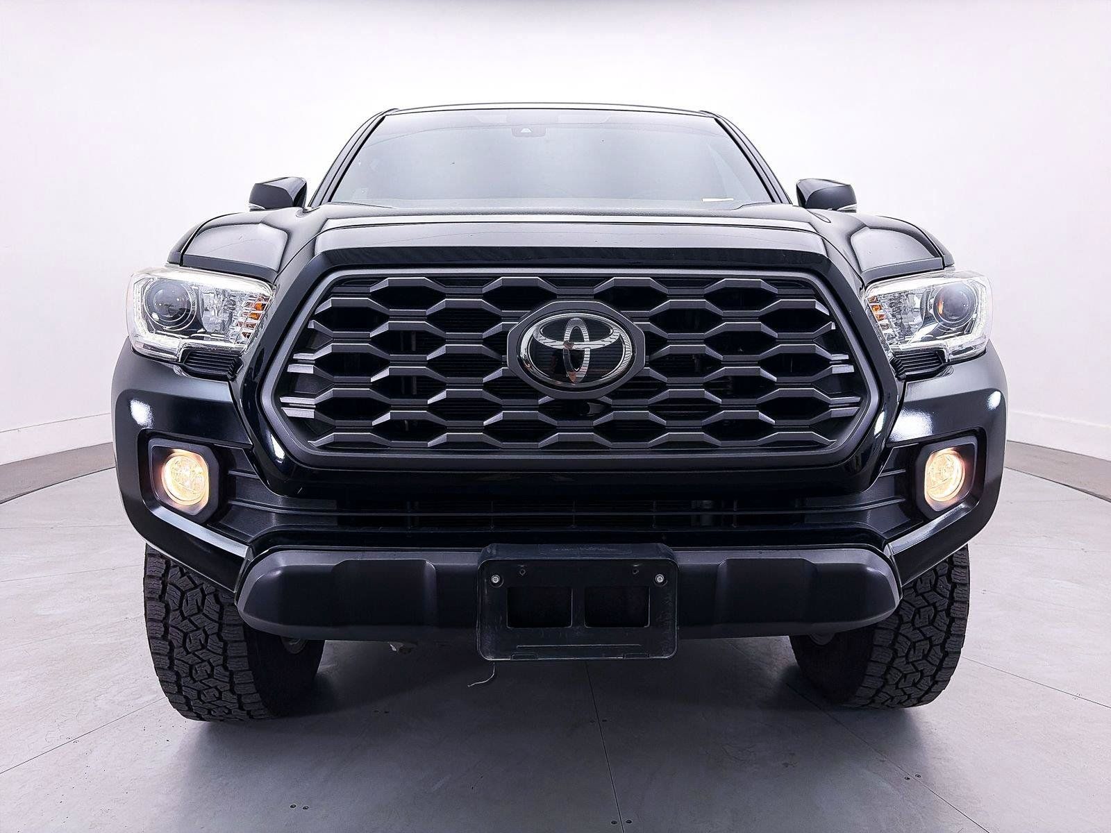 Used 2020 Toyota Tacoma TRD Off-Road w/ Technology Package AWD/4WD image 15