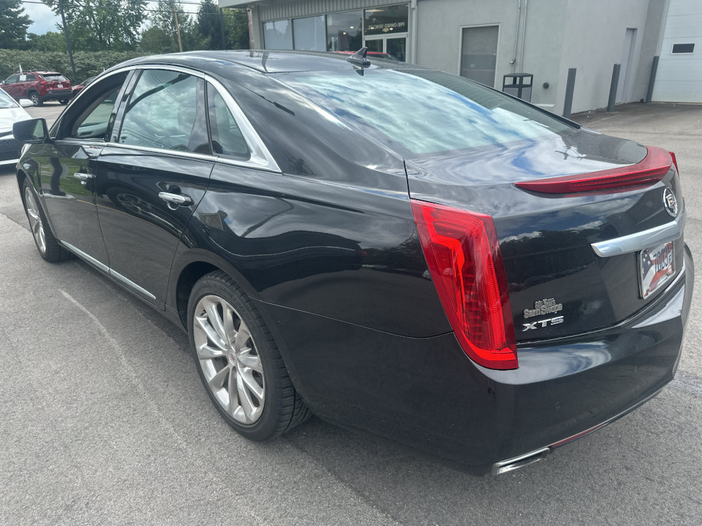 Used 2013 Cadillac XTS Luxury w/ Driver Awareness Package FWD image 4
