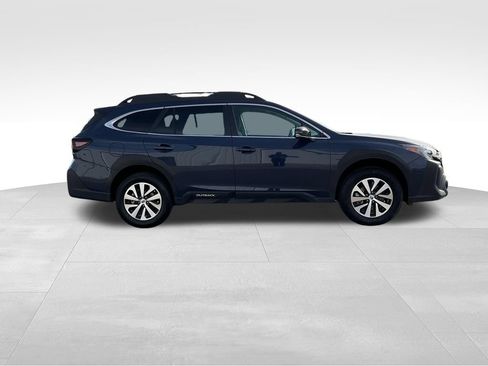 Used 2025 Subaru Outback Premium AWD/4WD image 24
