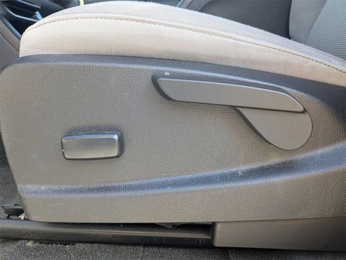 Used 2018 Chevrolet Colorado W/T w/ WT Convenience Package image 21