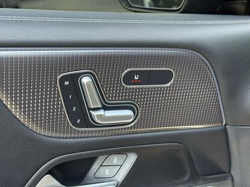 Certified 2023 Mercedes-Benz GLB 250 4MATIC image 3