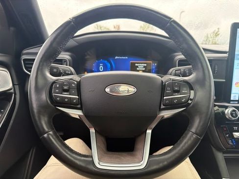 Used 2021 Ford Explorer Platinum w/ Equipment Group 601A AWD/4WD image 57
