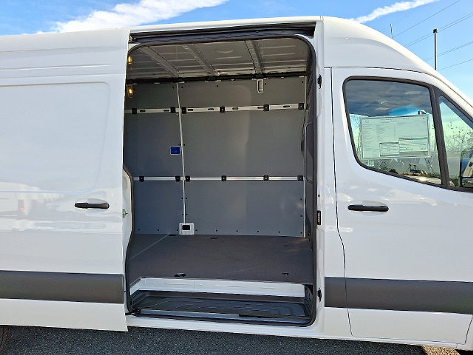 Used 2026 Mercedes-Benz Sprinter 2500 image 8