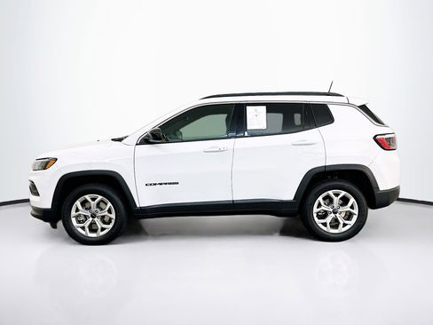 Used 2025 Jeep Compass Latitude image 4
