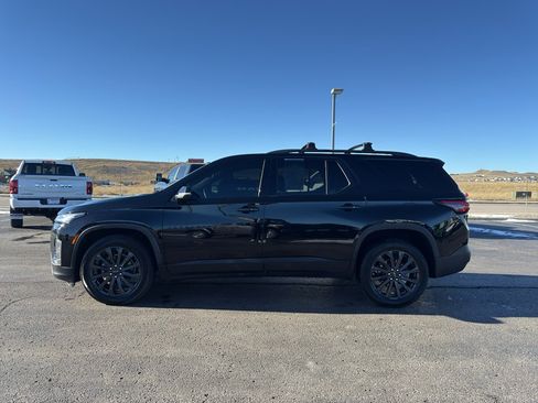 Used 2023 Chevrolet Traverse RS image 9