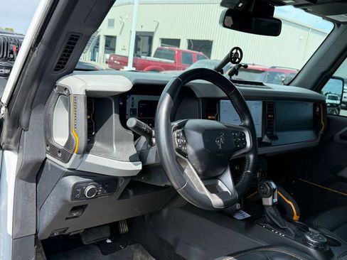 Used 2022 Ford Bronco Badlands AWD/4WD image 4