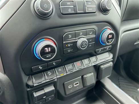 Used 2022 Chevrolet Silverado 1500 RST image 11